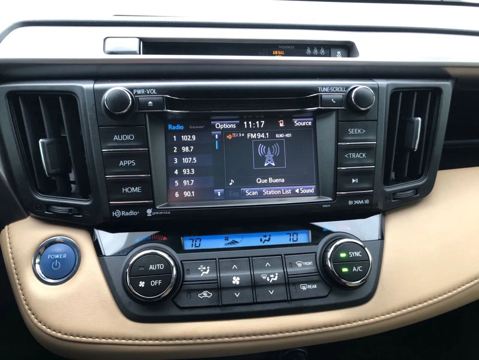 Used 2017 Toyota RAV4 XLE AWD/4WD image 25