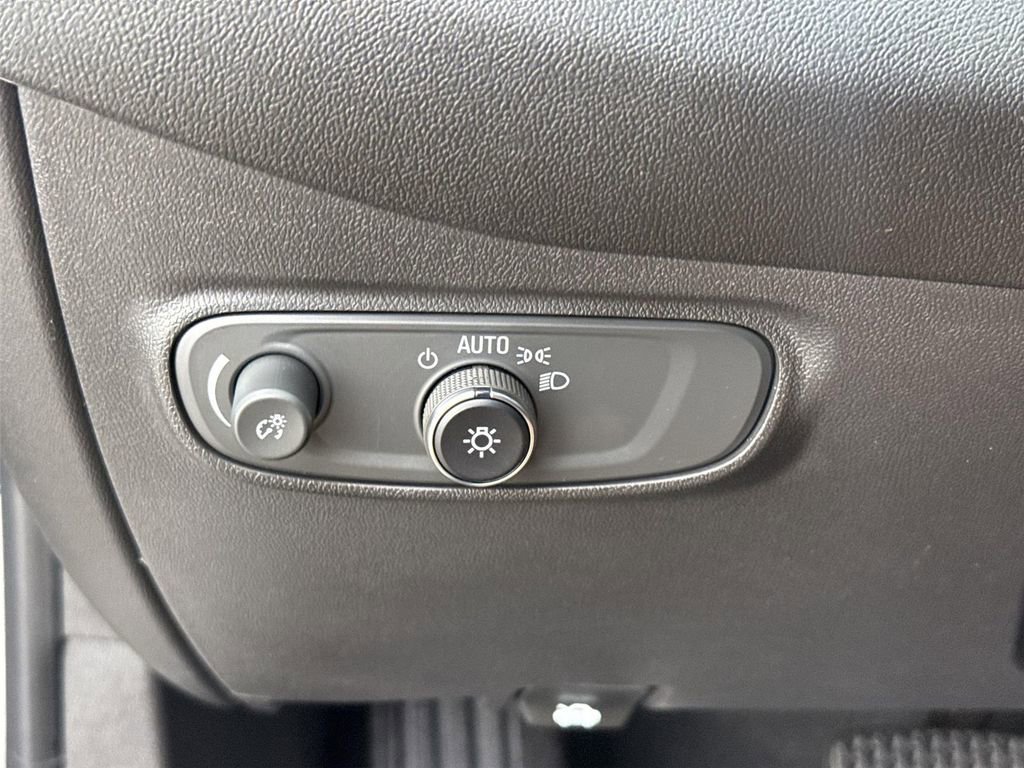 Used 2023 Chevrolet Equinox LT image 16