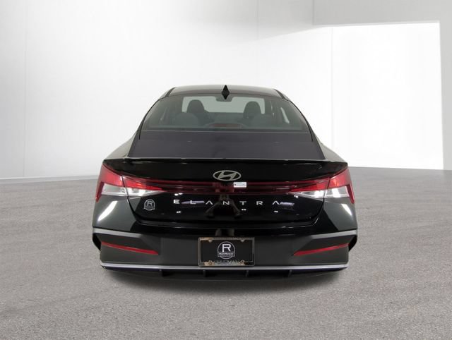 New 2026 Hyundai Elantra Sport FWD image 14