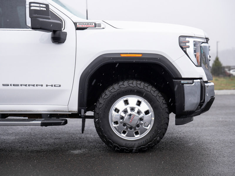 Used 2025 GMC Sierra 3500 SLT w/ SLT Premium Package AWD/4WD image 7
