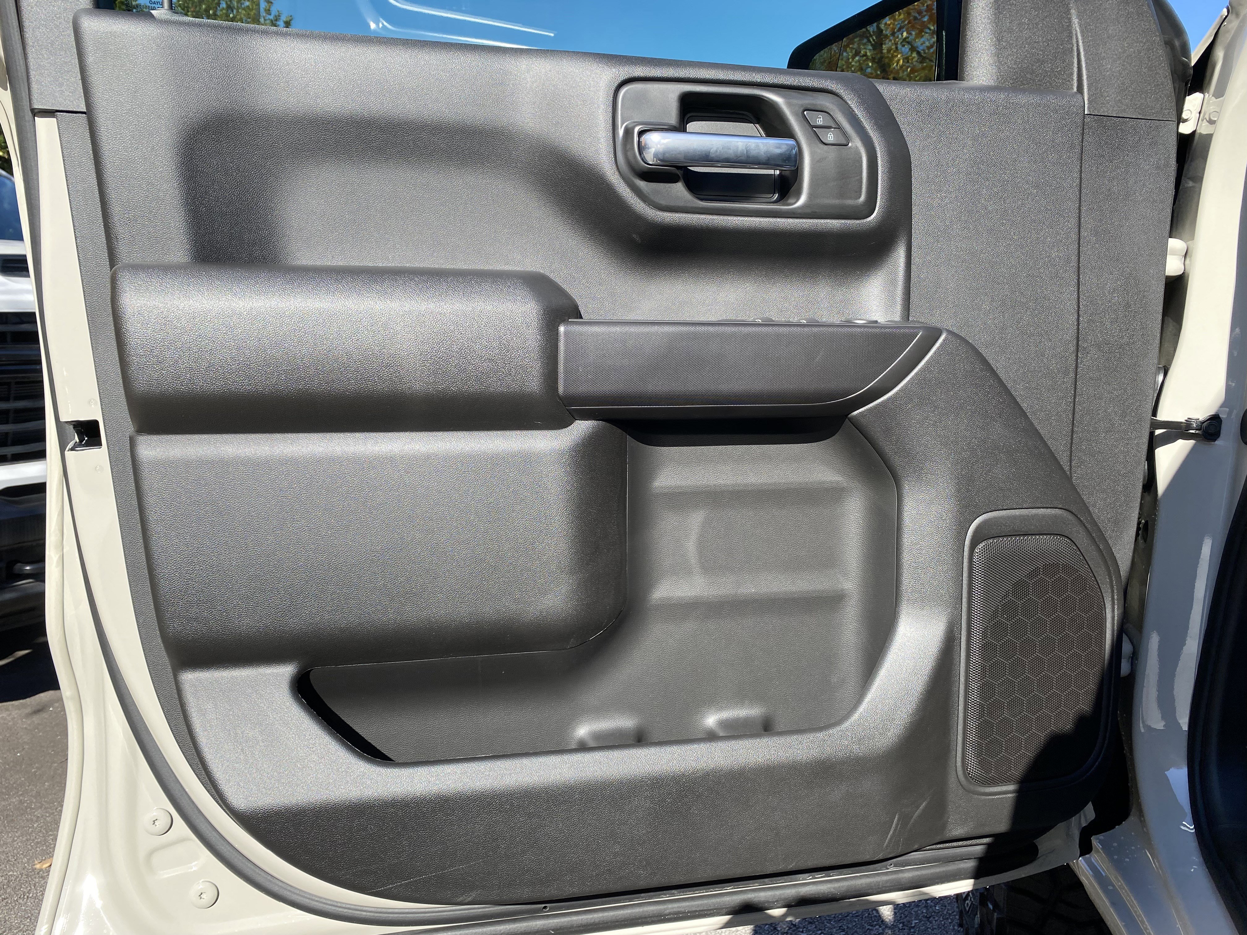 Used 2026 Chevrolet Silverado 1500 Custom w/ Turbomax Blackout Package AWD/4WD image 15