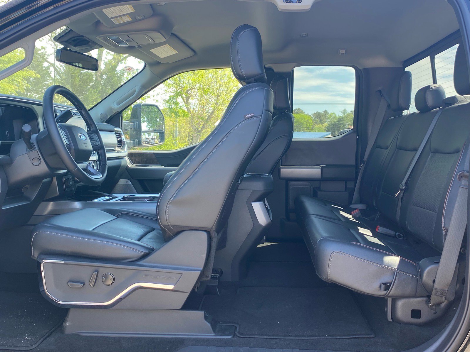 Used 2023 Ford F350 Lariat w/ FX4 Off-Road Package image 9