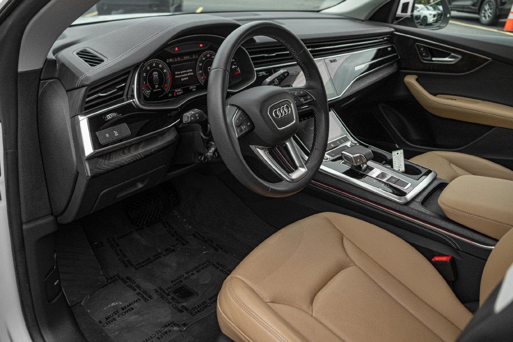 Used 2025 Audi Q8 Premium Plus AWD/4WD image 15