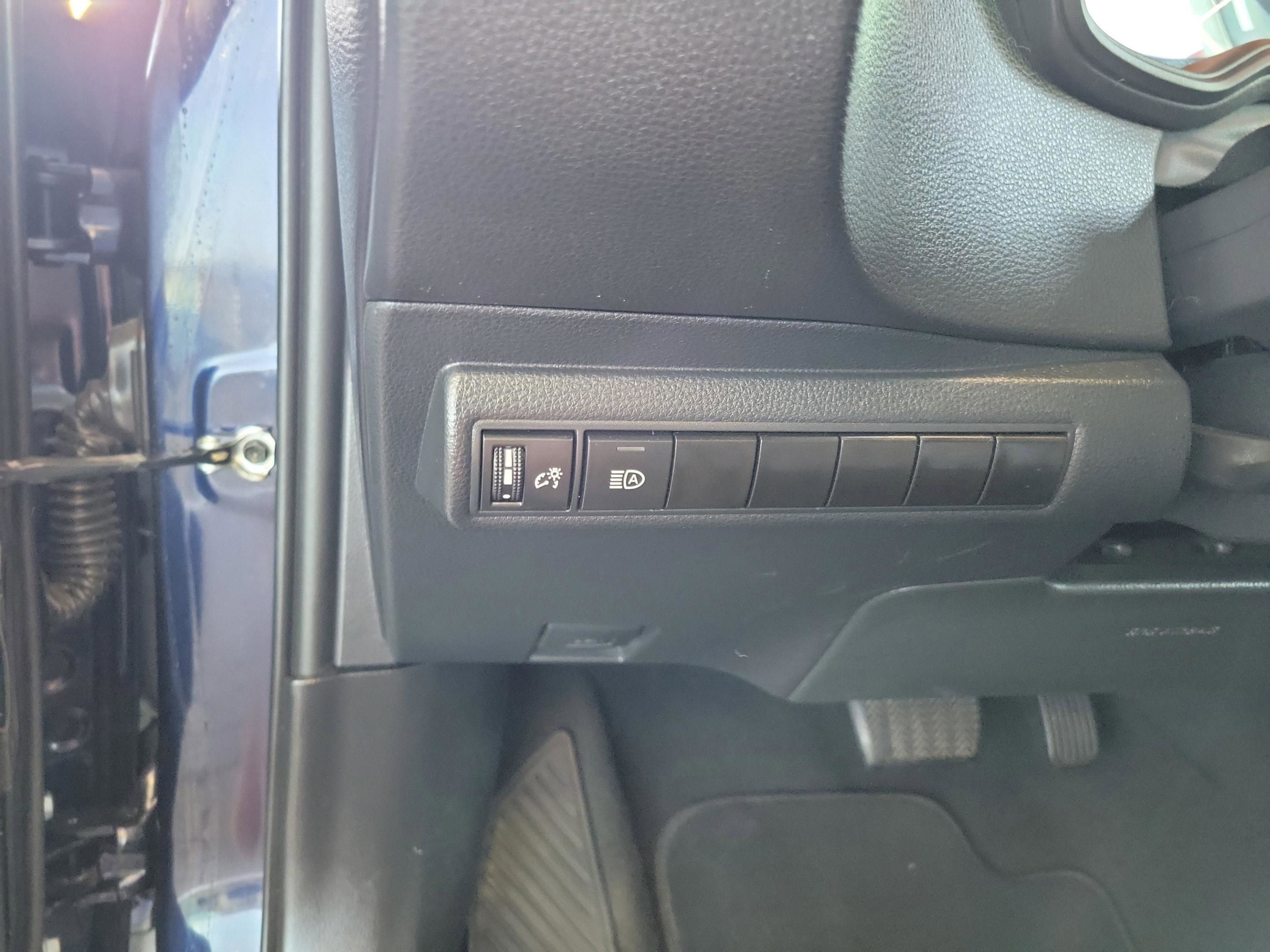 Used 2022 Toyota Corolla LE FWD image 24