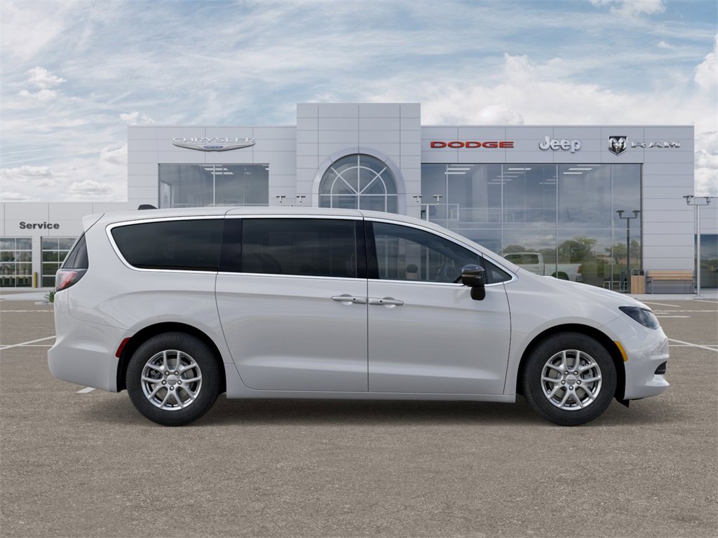 New 2026 Chrysler Voyager LX image 21