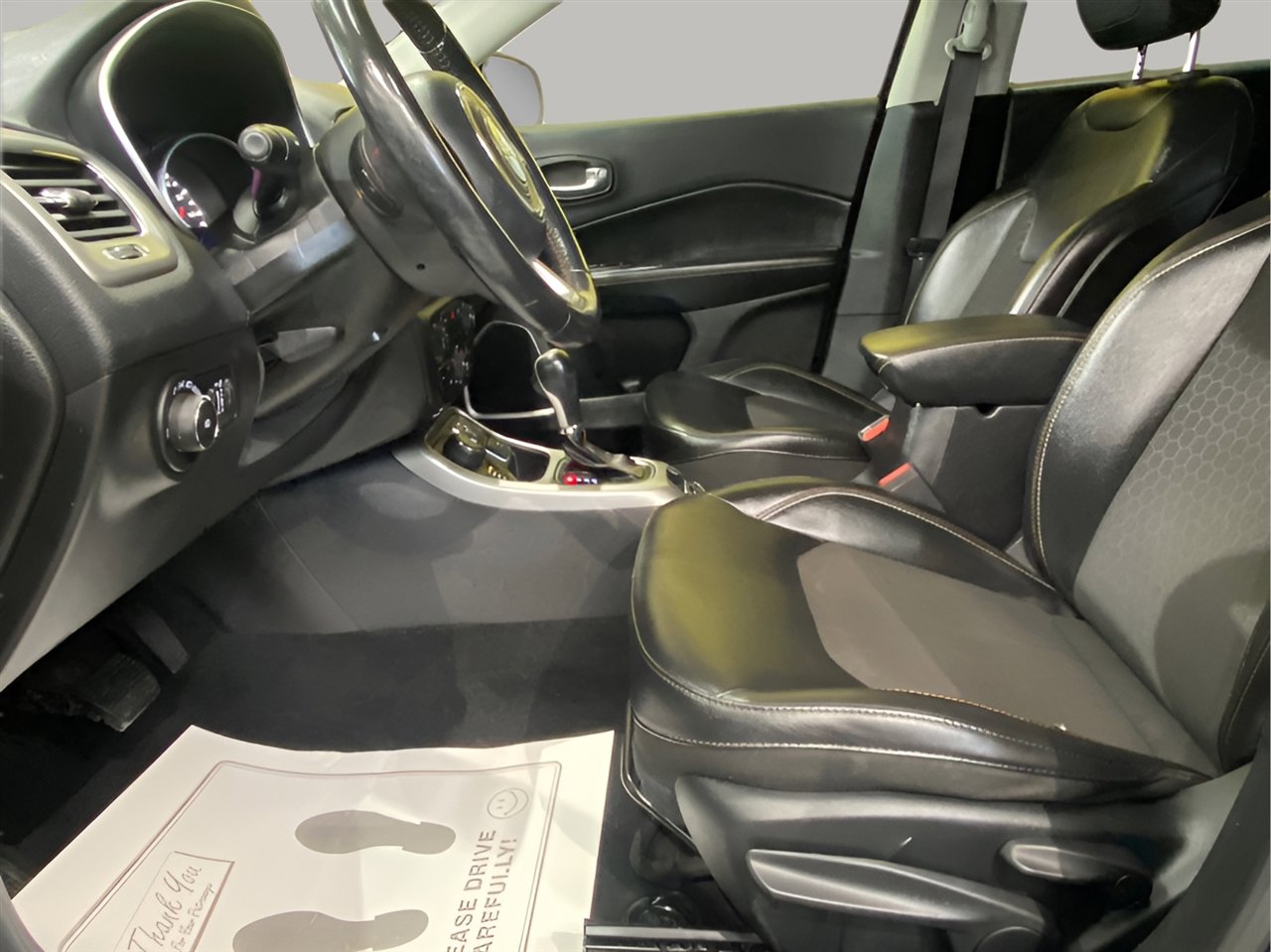 Used 2019 Jeep Compass Latitude w/ Cold Weather Group image 10