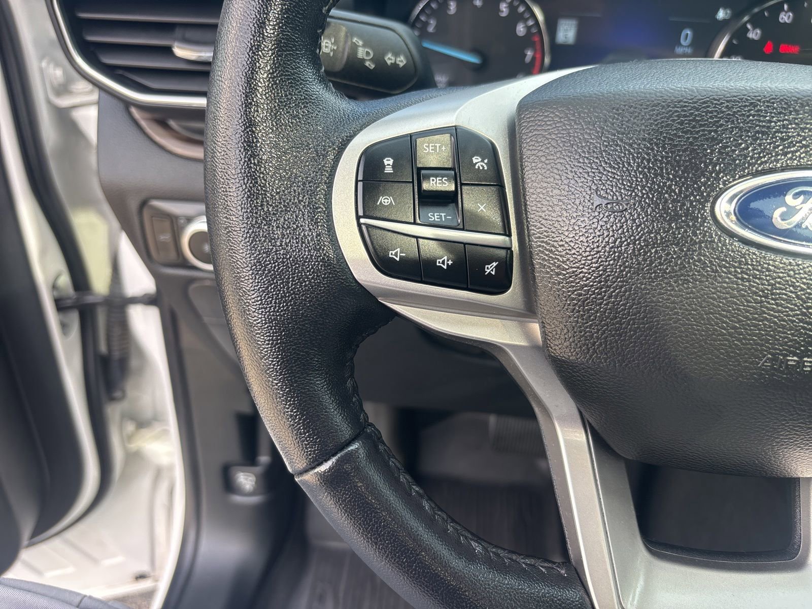 Certified 2023 Ford Explorer Limited w/ Limited Technology Package AWD/4WD image 19