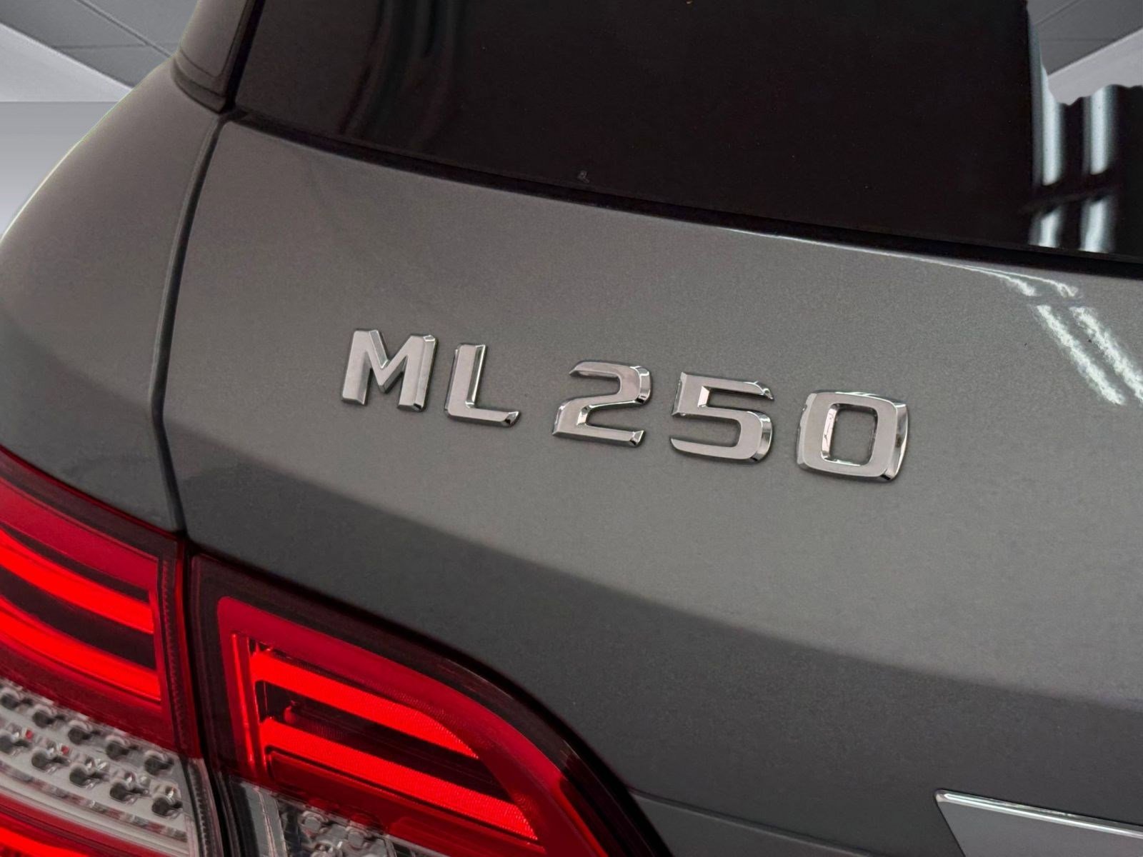 Used 2015 Mercedes-Benz ML 250 BlueTEC 4MATIC image 21