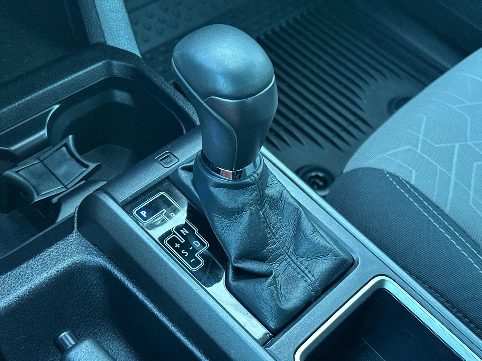 Used 2022 Toyota Tacoma TRD Off-Road w/ Technology Package image 23