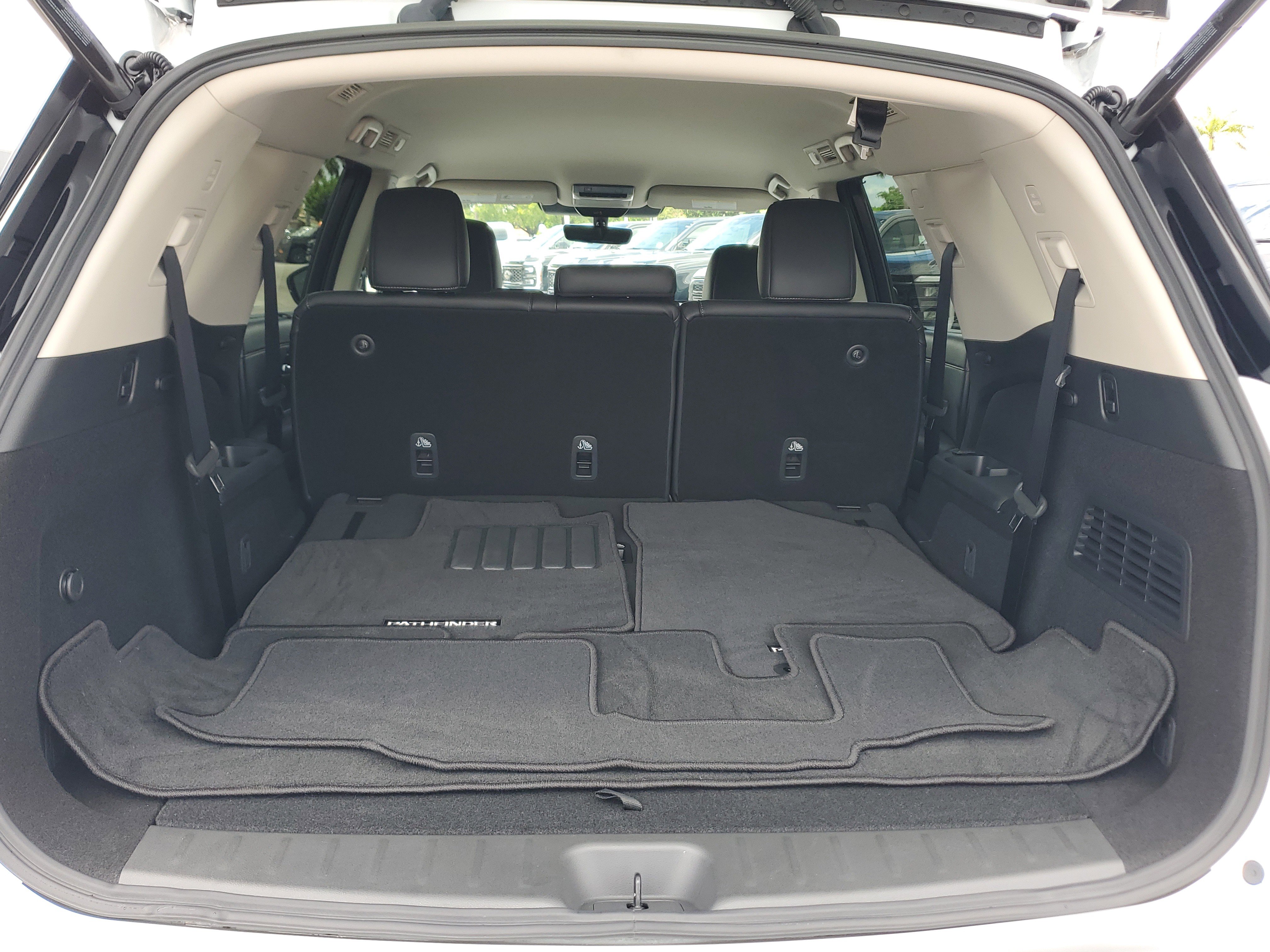 Certified 2025 Nissan Pathfinder SL image 16