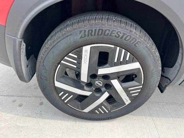 Used 2025 Nissan Kicks SV FWD image 8