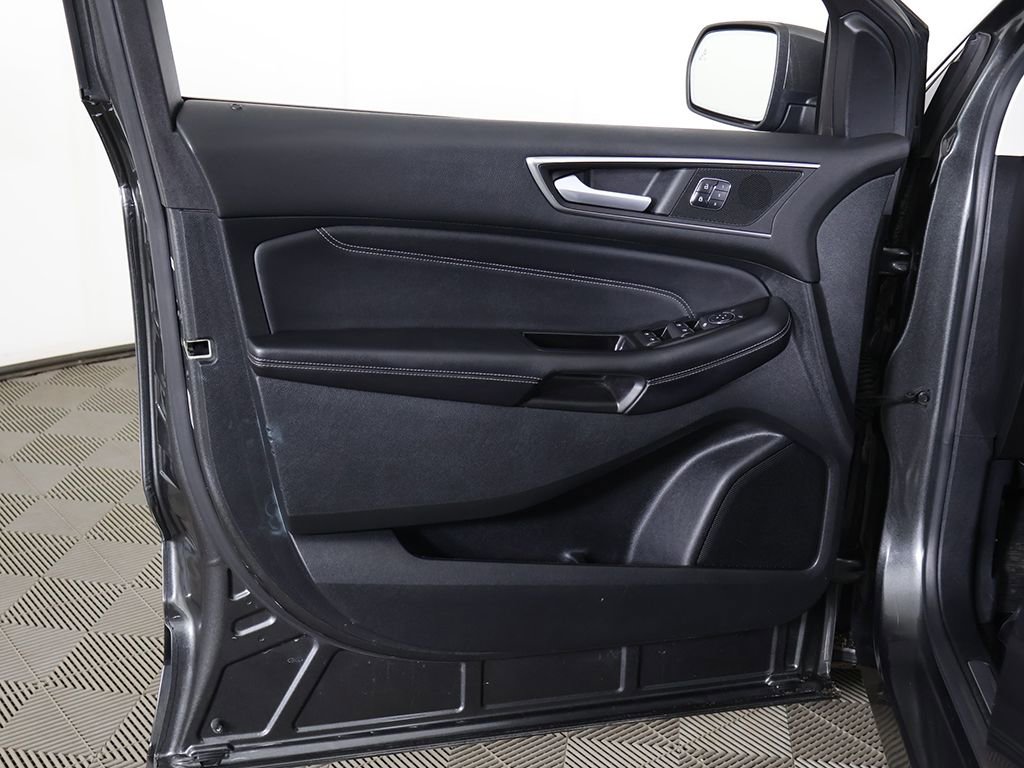 Used 2016 Ford Edge Titanium w/ Equipment Group 302A image 26