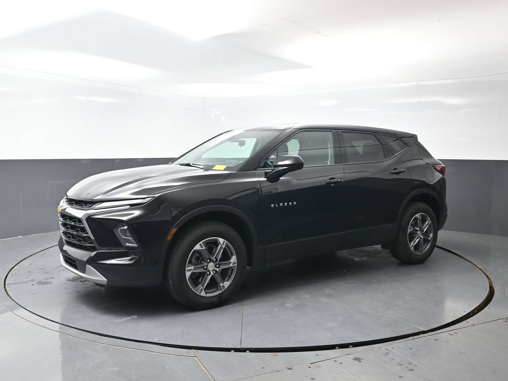 Used 2025 Chevrolet Blazer LT FWD image 10