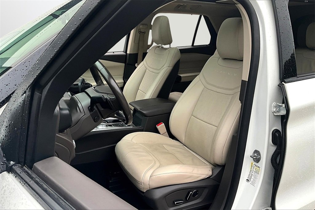 Used 2020 Ford Explorer Platinum w/ Premium Technology Package image 21