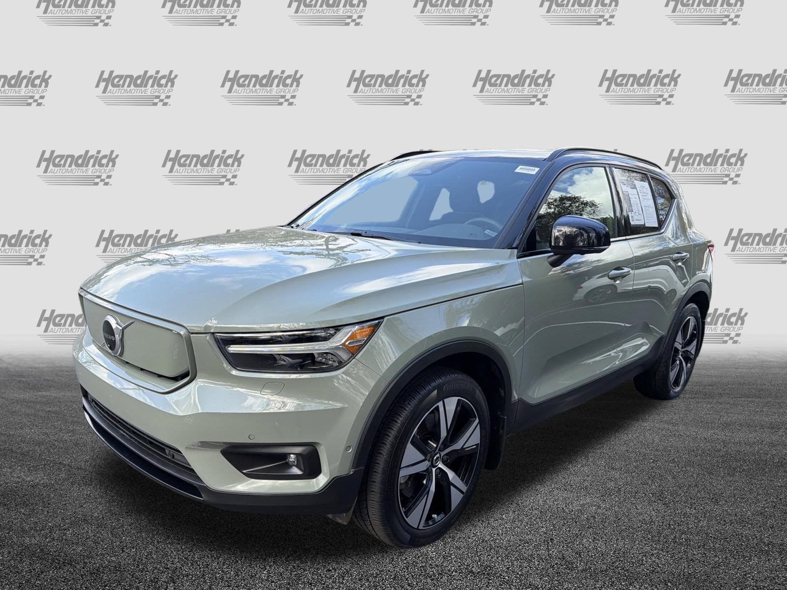 Certified 2022 Volvo XC40 P8 Recharge Plus image 5