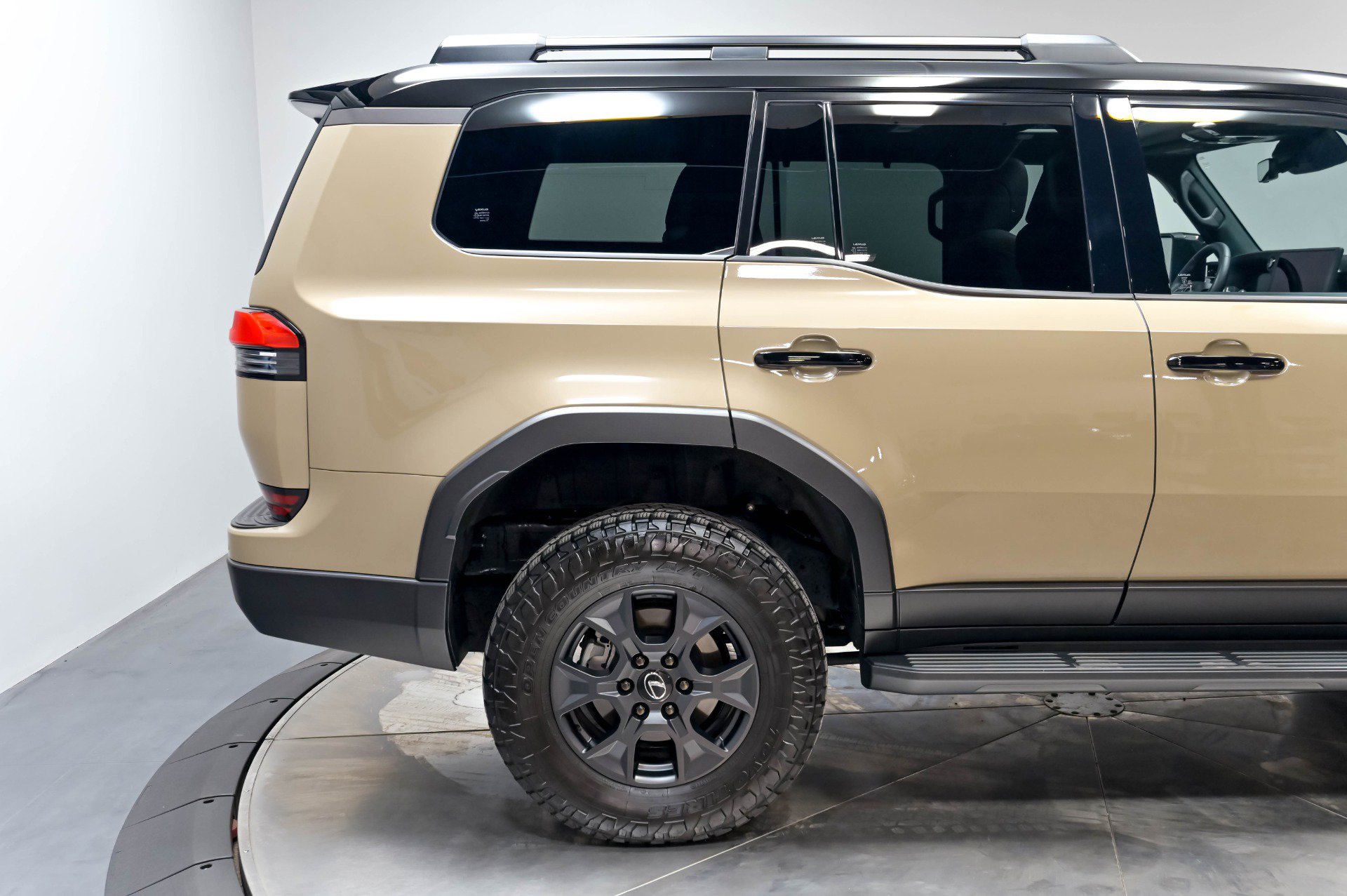 Used 2025 Lexus GX 550 AWD/4WD image 19