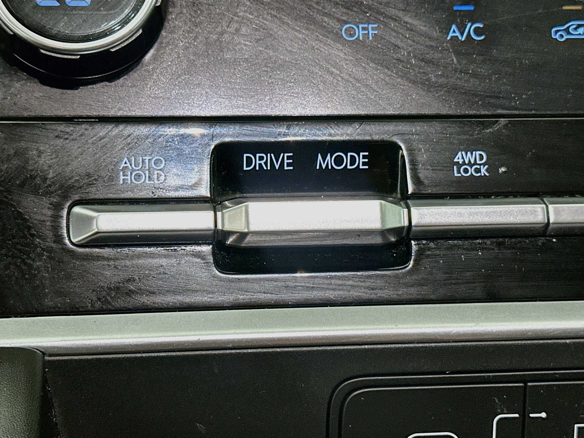 Used 2025 Hyundai Santa Fe SEL AWD/4WD image 25