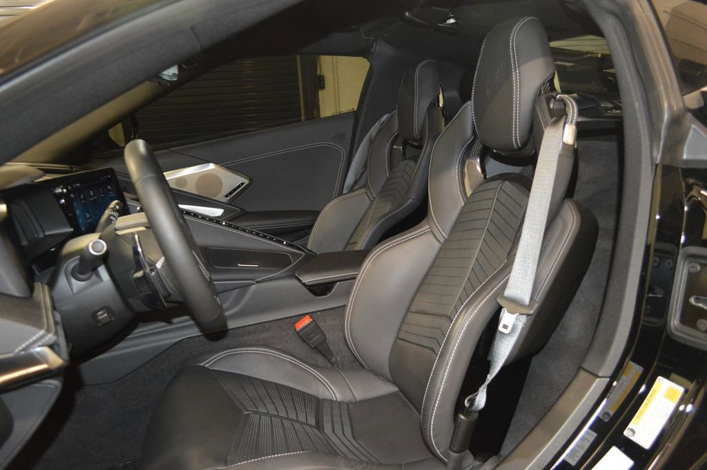 Used 2025 Chevrolet Corvette Z06 w/ Z07 Performance Package image 16