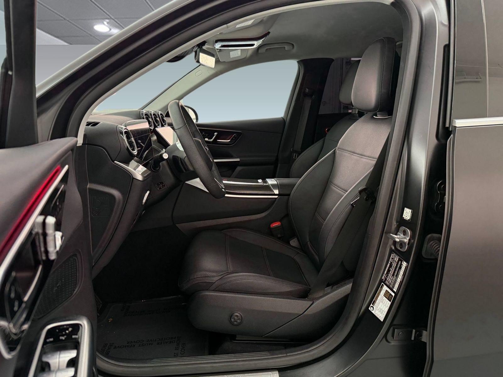 Used 2025 Mercedes-Benz GLC 350e 4MATIC image 5