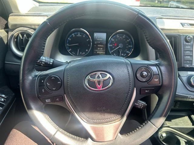 Used 2016 Toyota RAV4 Limited FWD image 5