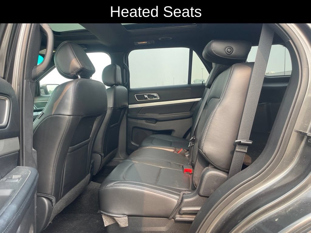 Used 2017 Ford Explorer XLT w/ Equipment Group 202A AWD/4WD image 10