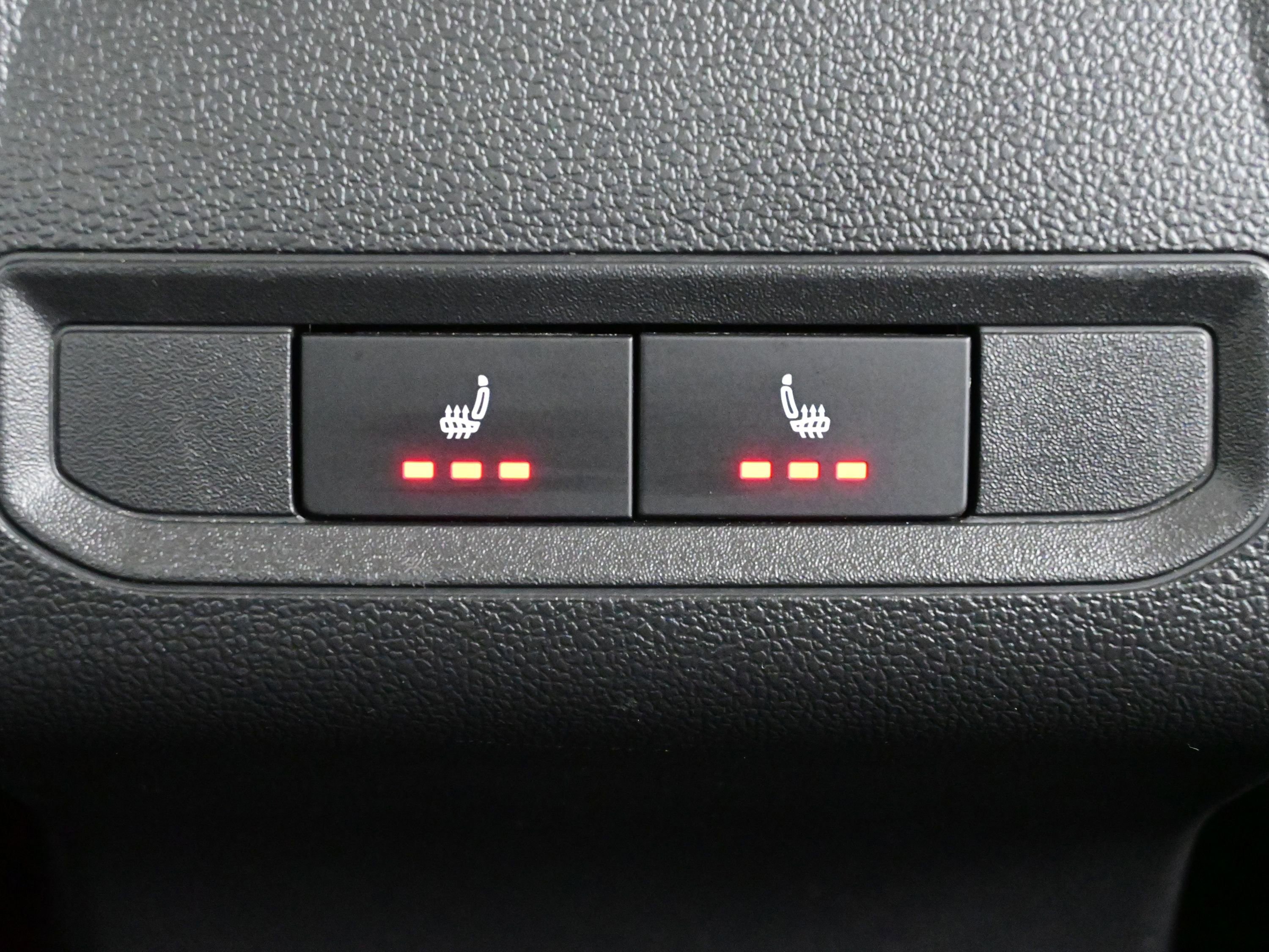 Used 2022 Volkswagen Jetta SEL image 19