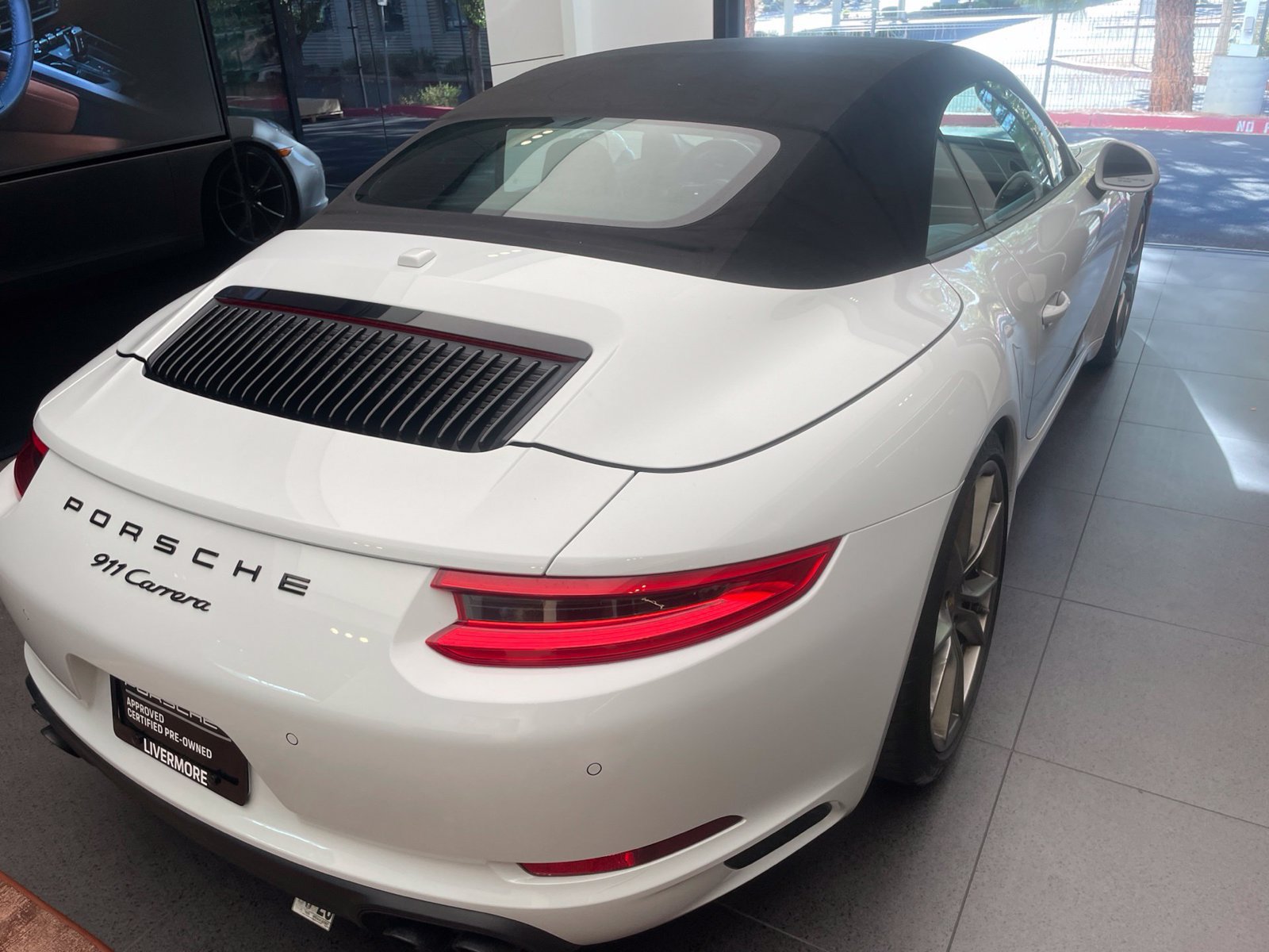 Used 2018 Porsche 911 Carrera RWD image 5