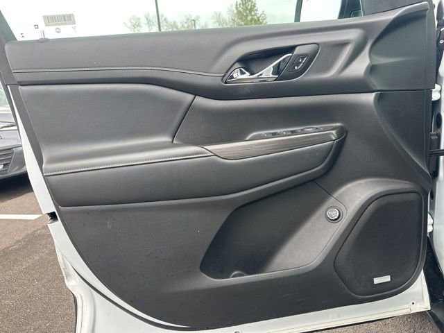 Used 2021 GMC Acadia SLT image 13