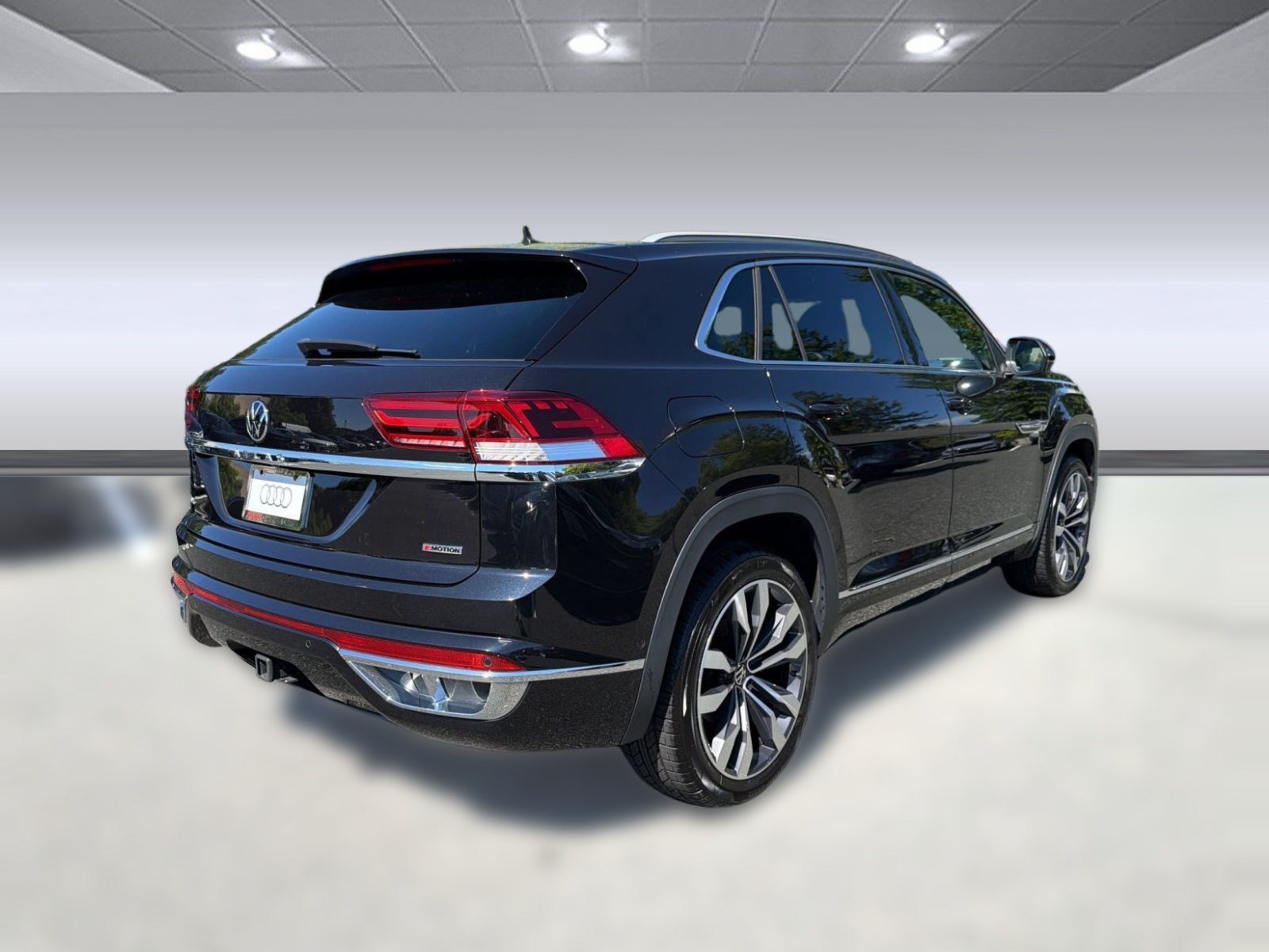 Used 2021 Volkswagen Atlas Cross Sport SEL Premium R-Line AWD/4WD image 9