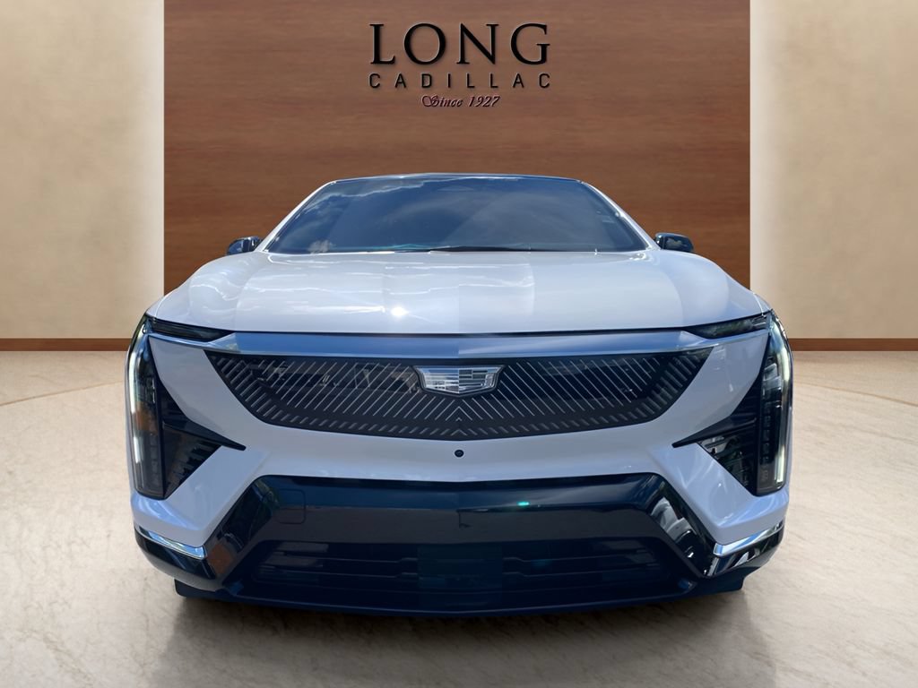 Used 2025 Cadillac Optiq Luxury 2 w/ LPO, Floor Liner Package AWD/4WD image 8