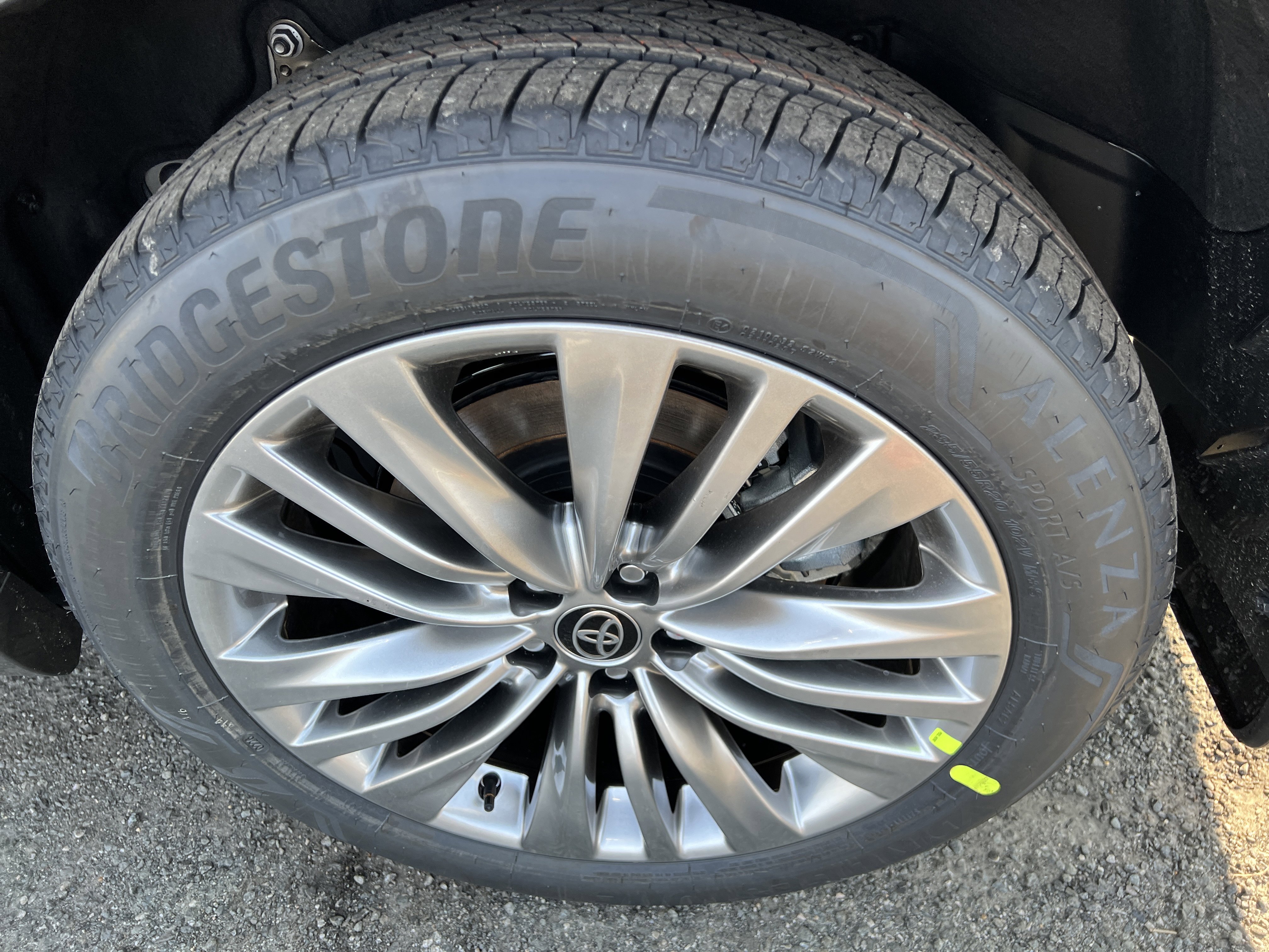 New 2026 Toyota Highlander Platinum image 10