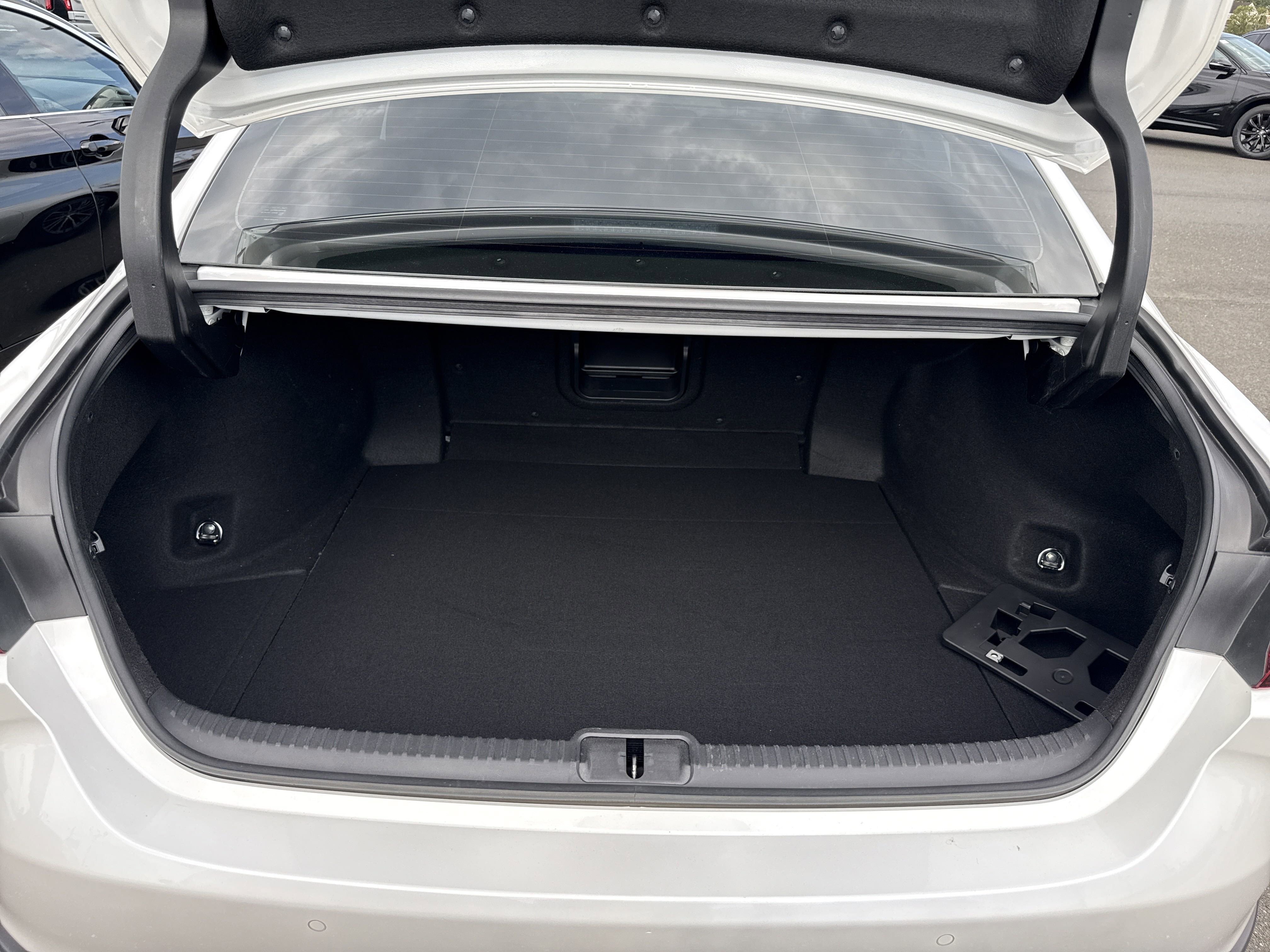 Used 2022 Lexus ES 300h w/ Premium Package image 26