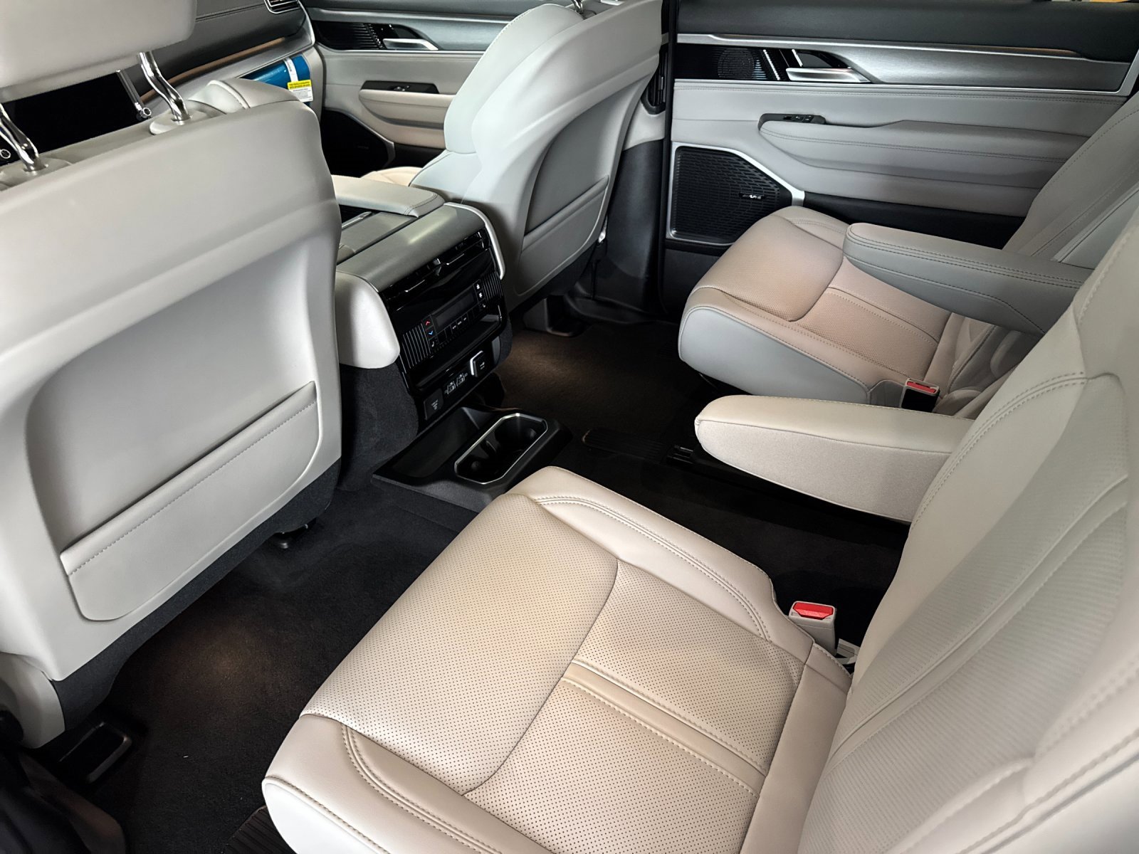 New 2025 Jeep Wagoneer Series II image 12