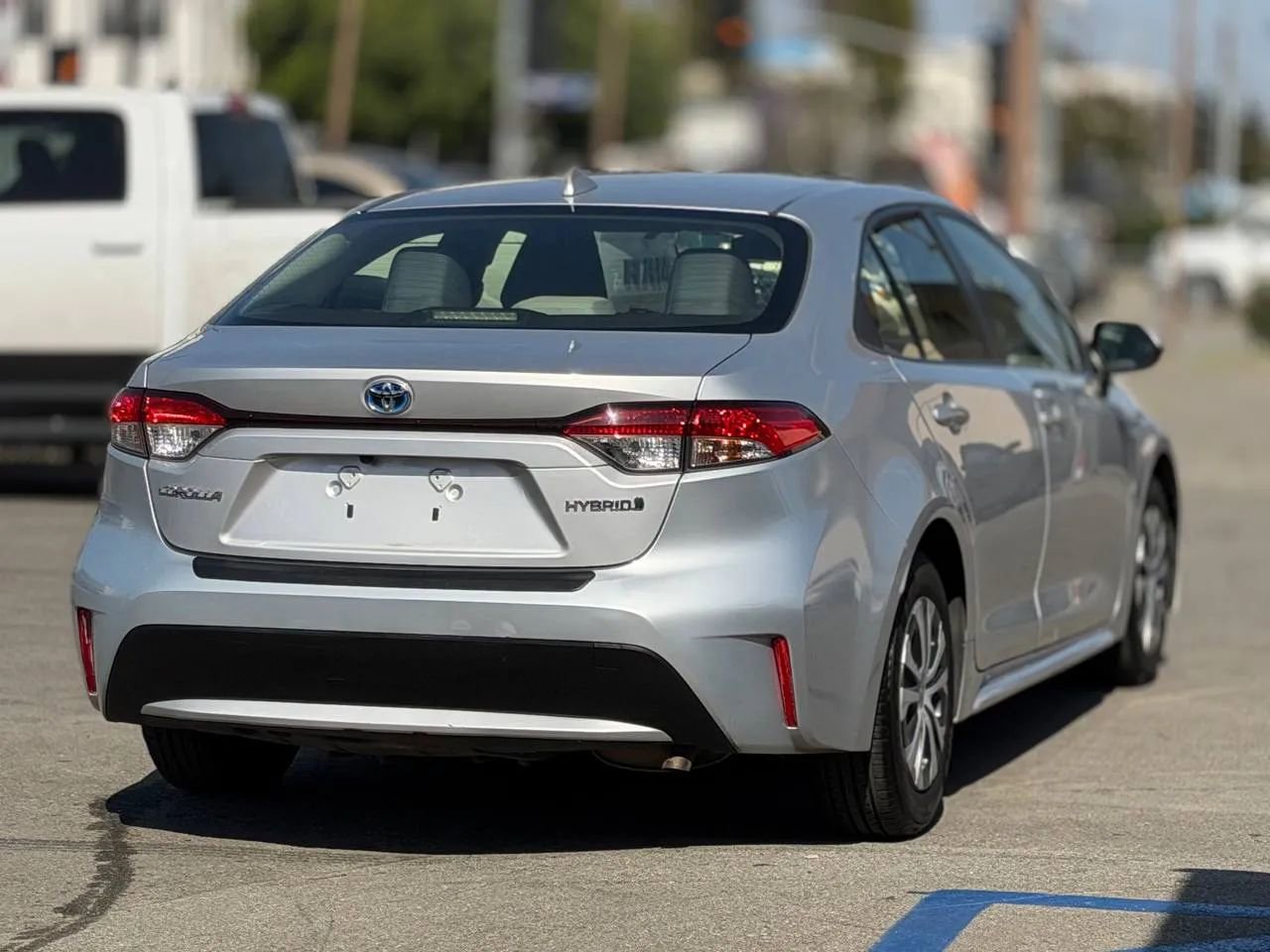 Used 2020 Toyota Corolla LE w/ Carpet Mat Package (TMS) FWD image 14