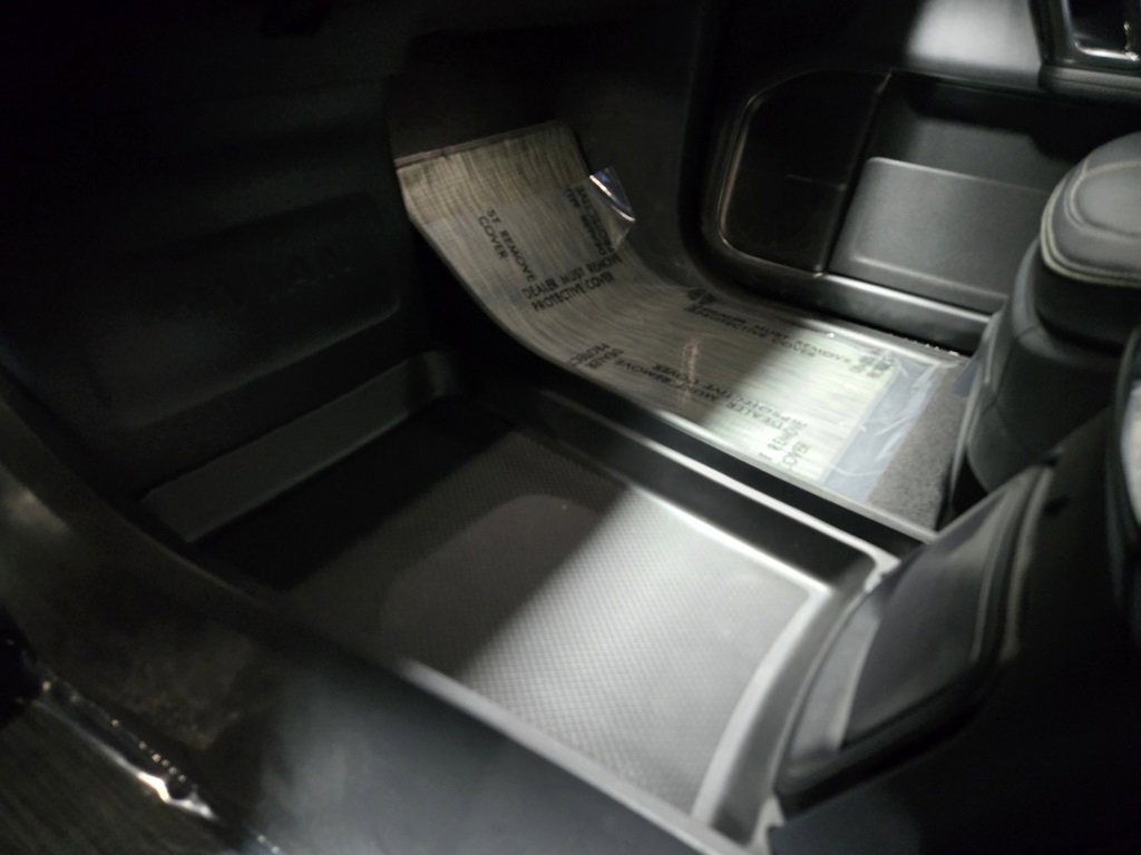 Used 2022 Rivian R1S Launch Edition image 26