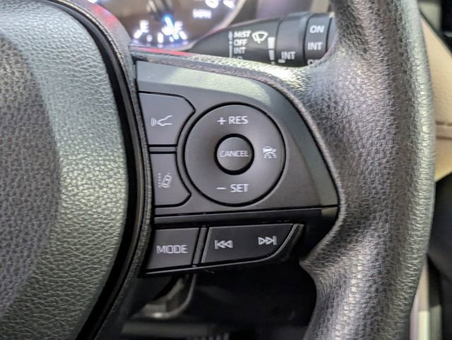 Used 2022 Toyota RAV4 XLE image 19