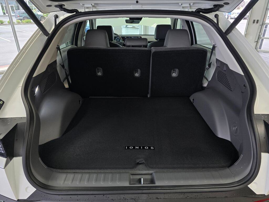 New 2026 Hyundai Ioniq 5 SEL image 16