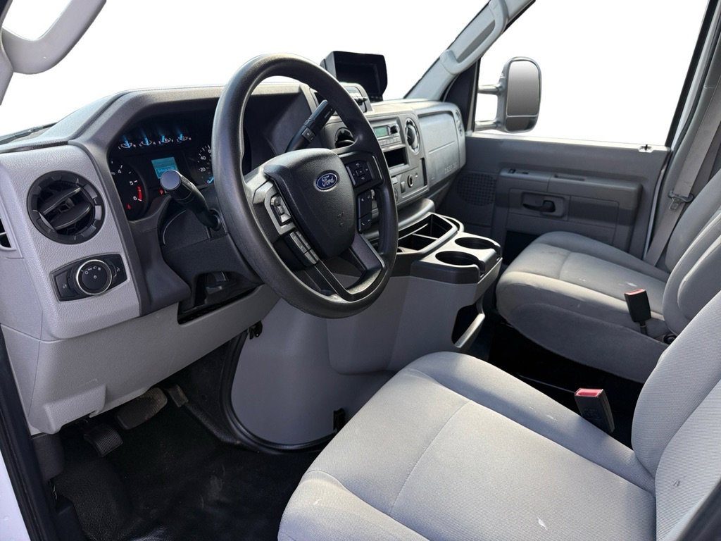 Used 2021 Ford E-450 and Econoline 450 Super Duty w/ Power Windows & Locks Group RWD image 9