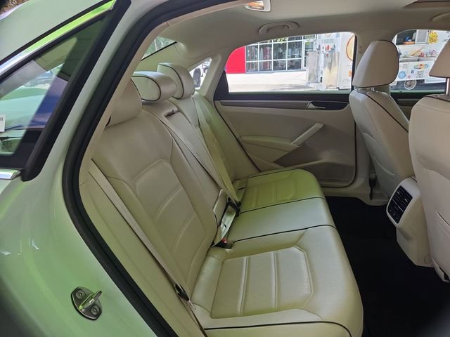 Used 2018 Volkswagen Passat 2.0T SE FWD image 28