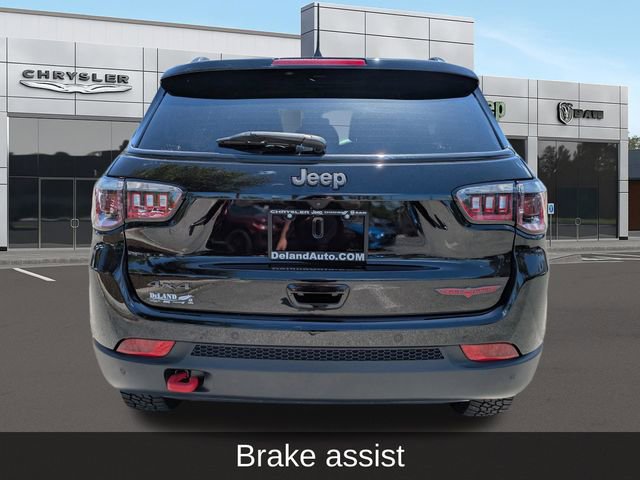 Used 2025 Jeep Compass Trailhawk image 5