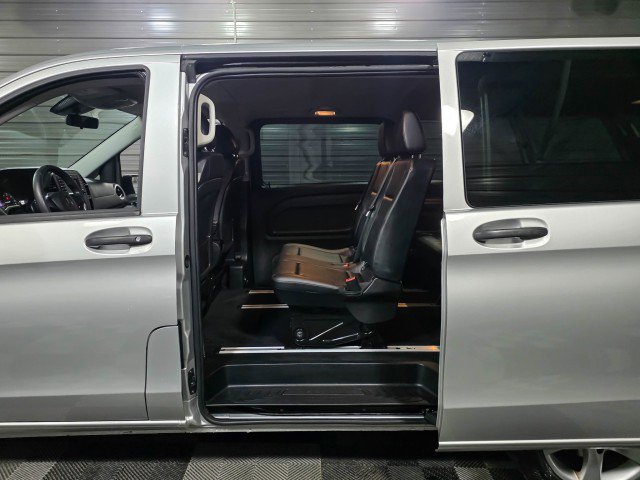 Used 2016 Mercedes-Benz Metris Passenger image 15