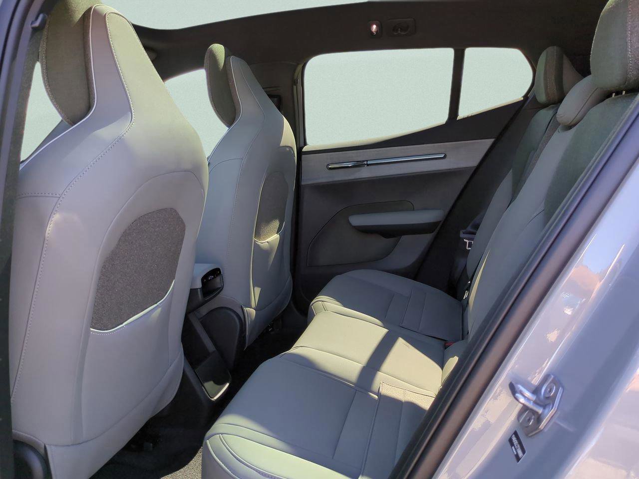 New 2026 Volvo EX30 Cross Country Ultra image 10