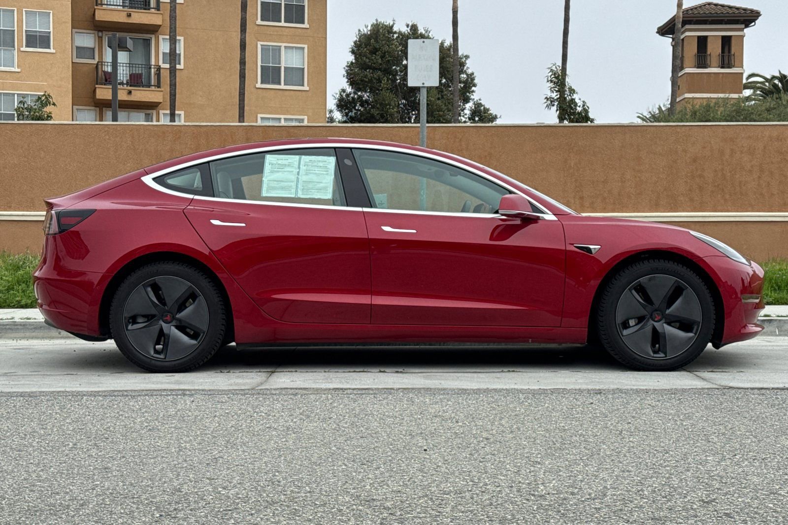 Used 2018 Tesla Model 3 Long Range image 3