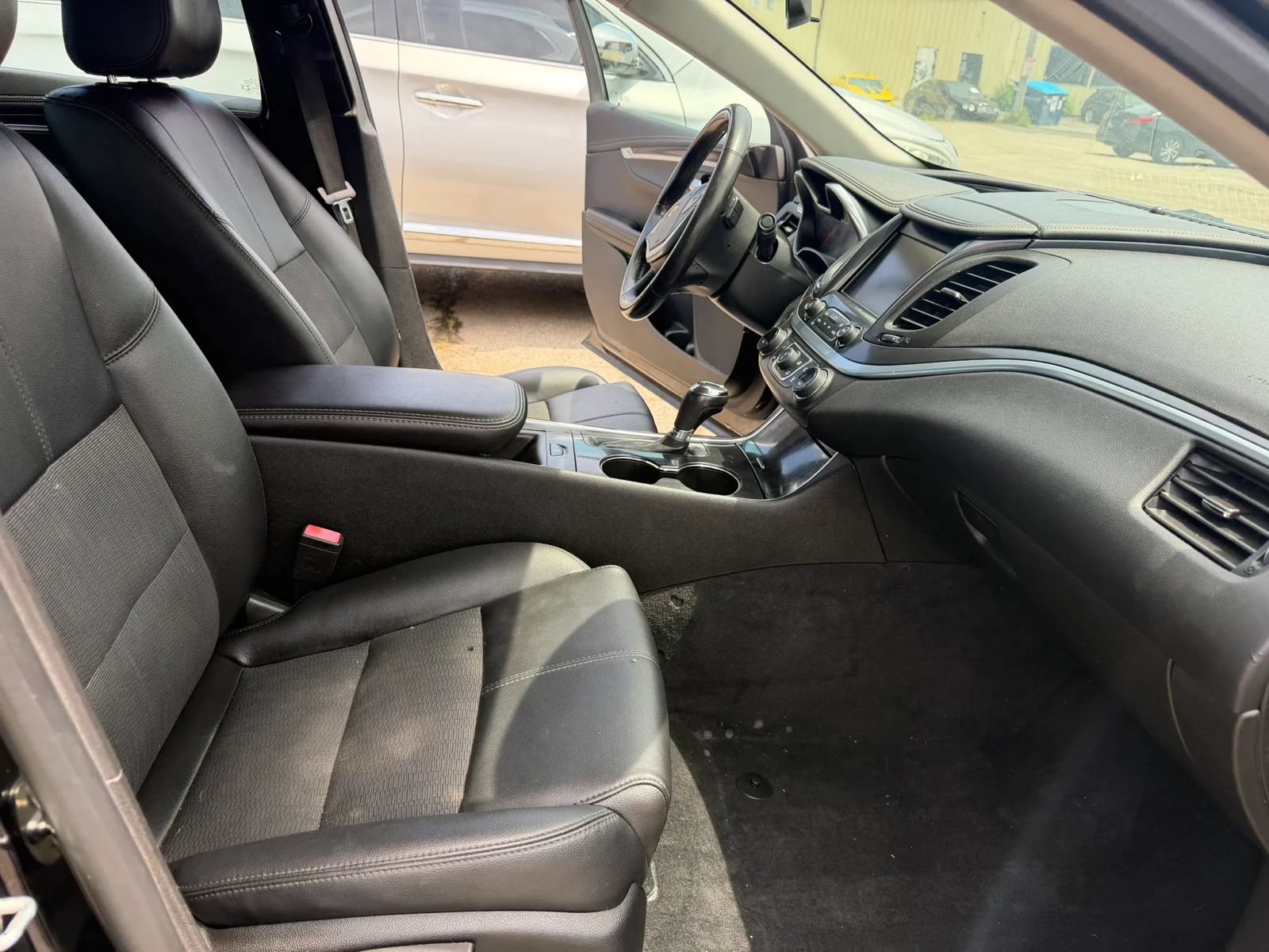 Used 2019 Chevrolet Impala LT FWD image 30