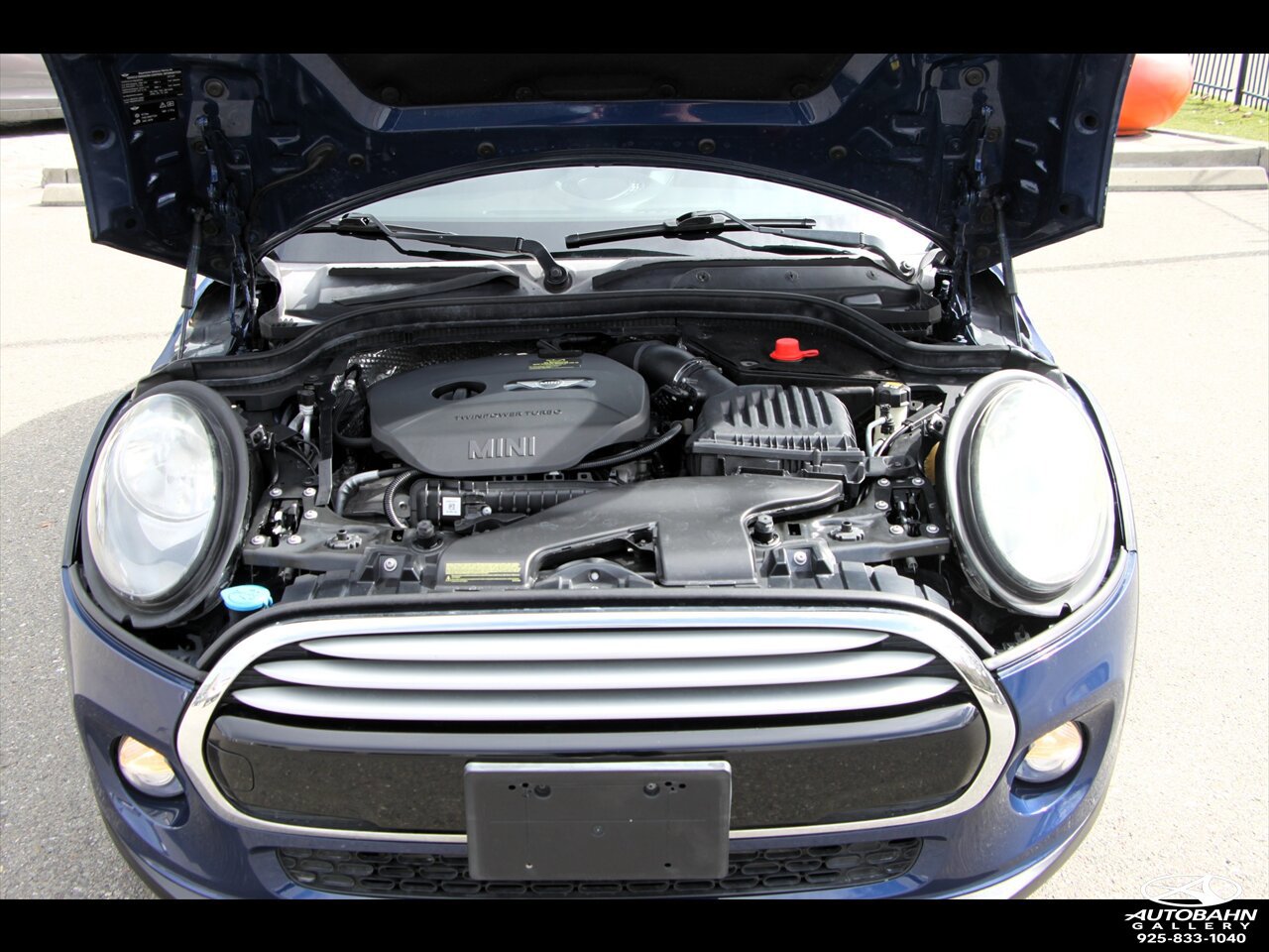 Used 2015 MINI Cooper 4-Door Hardtop w/ Premium Package image 36