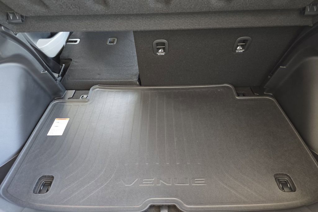 New 2025 Hyundai Venue SEL image 13