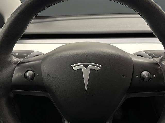 Used 2021 Tesla Model 3 Standard Range Plus image 17