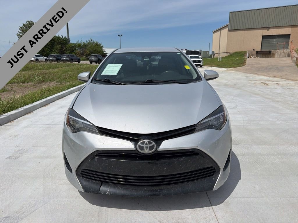 Used 2017 Toyota Corolla LE FWD image 2