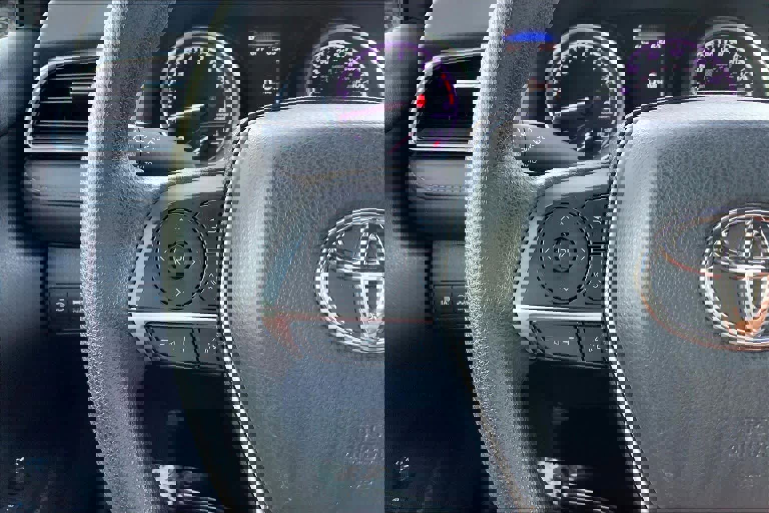 Used 2022 Toyota Camry LE image 23