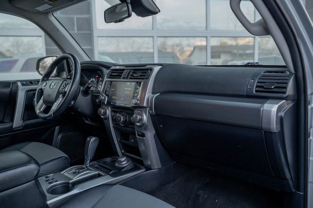 Used 2022 Toyota 4Runner SR5 Premium image 23